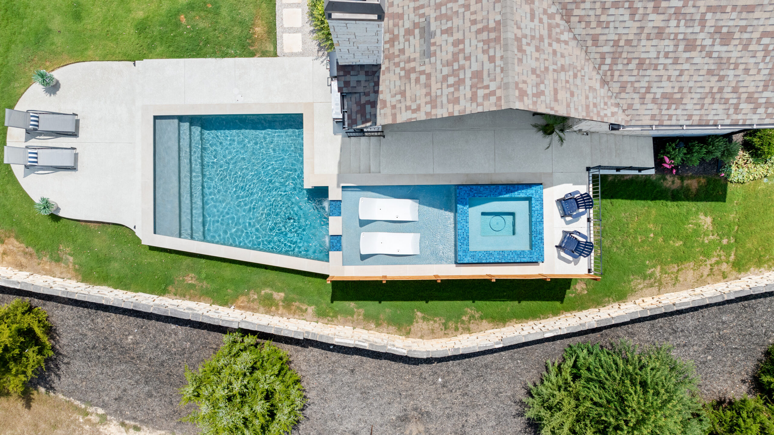 Custom pool built by an experienced Austin pool builder from Wild Basin Pools