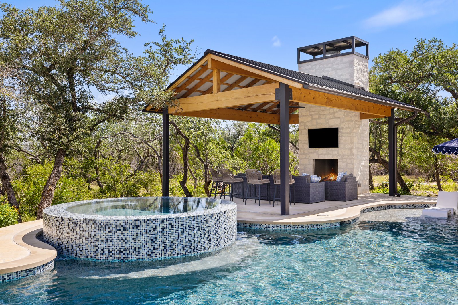 Private luxury pool retreat in Austin designed by Wild Basin Pools